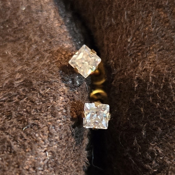 14k Gold Square Diamond Earrings Tiny Studs - Picture 1 of 2